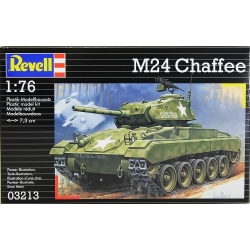 Plastikový model Revell M24 Chaffee + PC game World of tanks LIMITED Edition 03213
