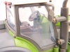 RC hračka Traktor s lyžicou a vyklápacou vlečkou Farm Tractor 1:28