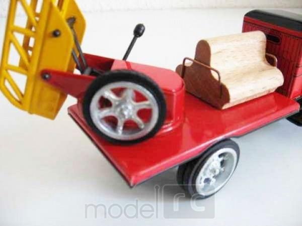 KOVAP Hawkeye hasičske auto, hračka