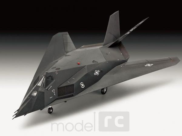 Plastikový model Lockheed Martin F-117A Nighthawk Stealth Fighter, Revell 03899