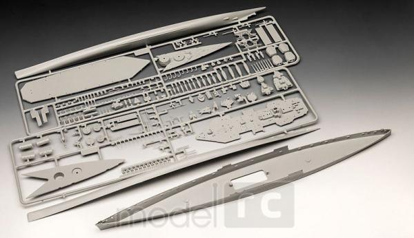 Plastikový model na lepenie Revell 100 Years HMS Hood Gift-set 1/720, 05693